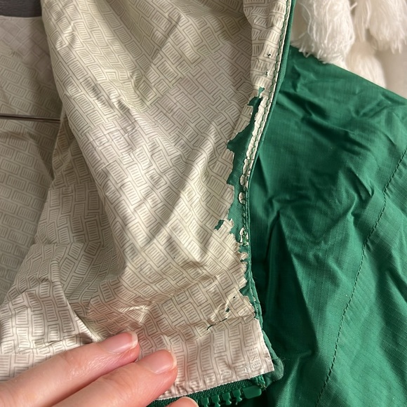 Men's Patagonia Rain Shell, Small - Picture 3 of 5